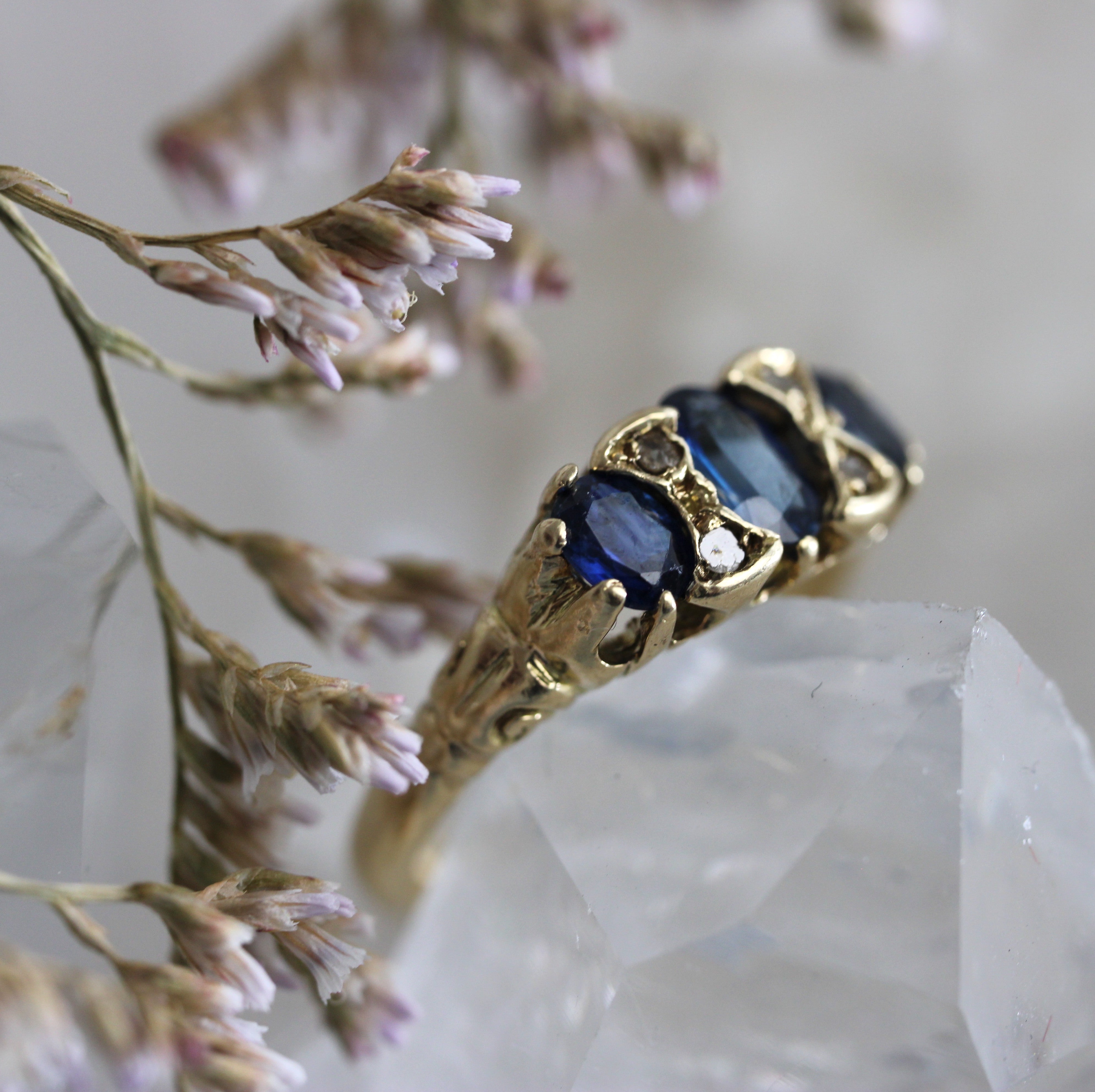 VINTAGE BIJOUX - Sapphire + Single Cut Diamond Ring