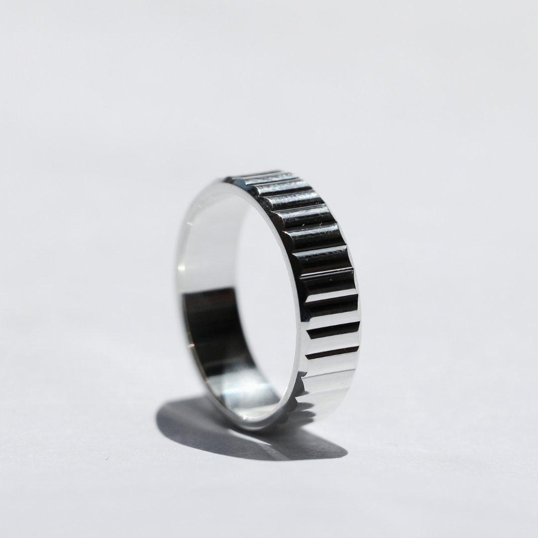 grooved_textured_ribbed_mens_wedding_band