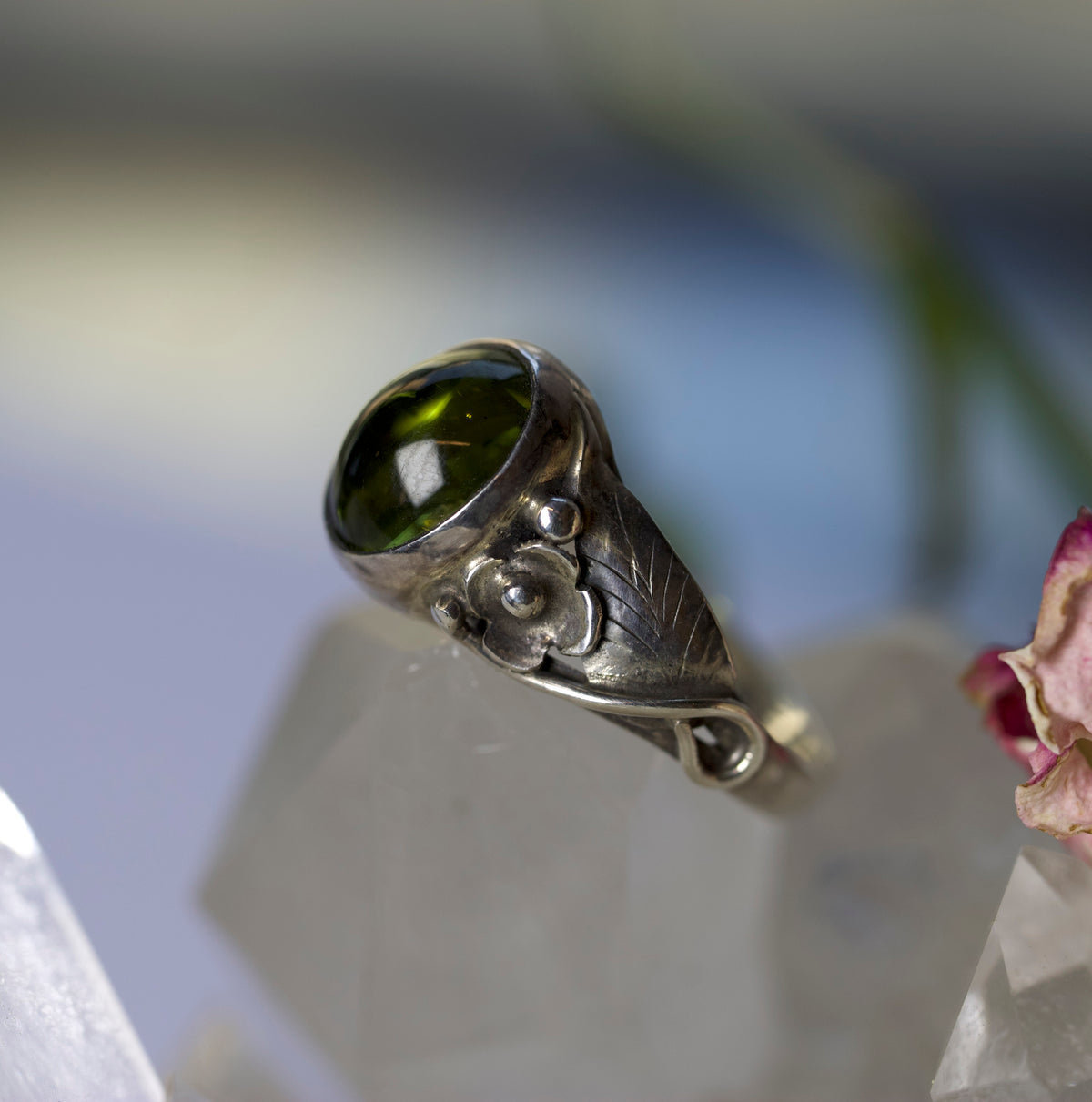 VINTAGE BIJOUX - Cabochon Peridot Ring