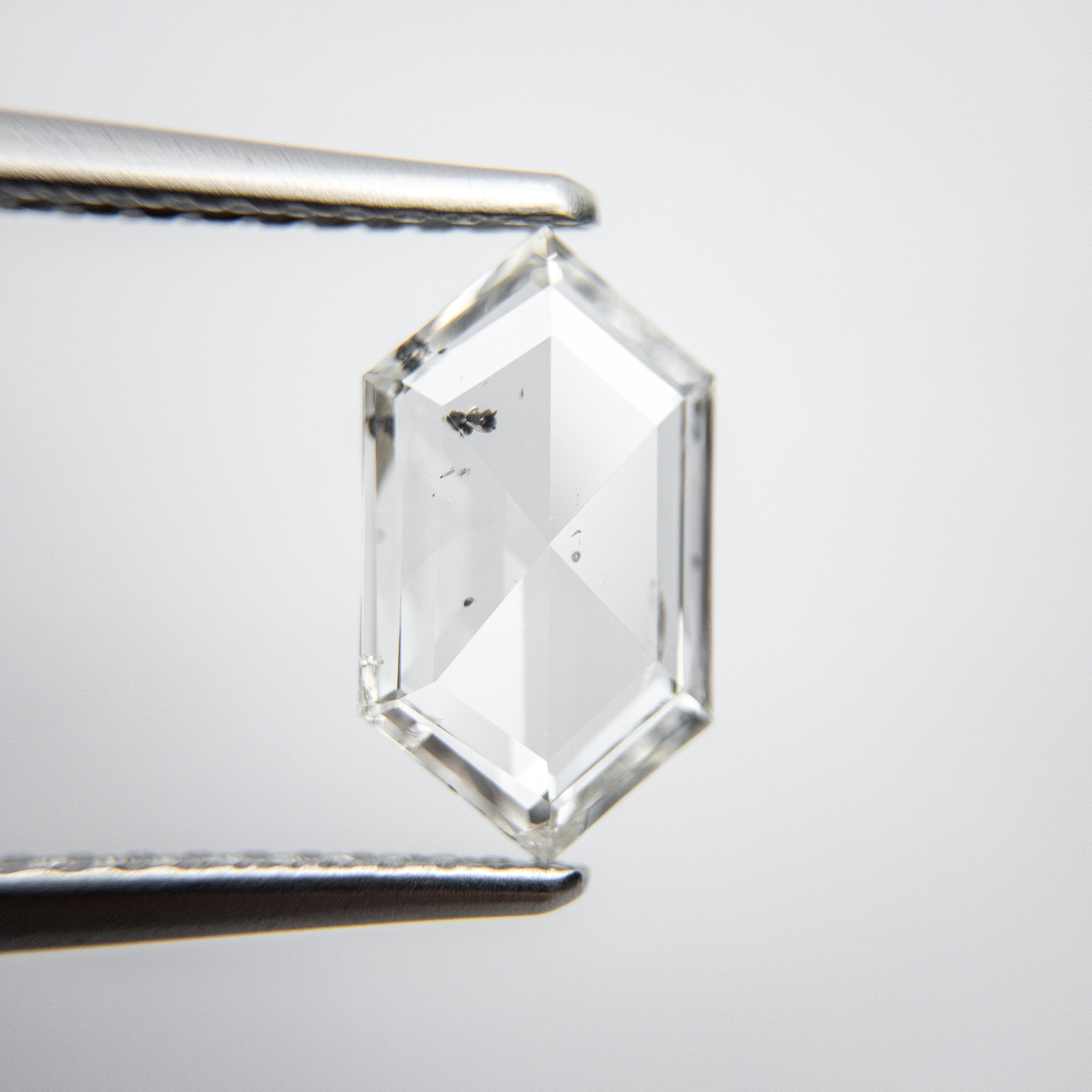 1.01ct 10.60x5.97x1.74mm Hexagon Rosecut 18117-02 hold d830