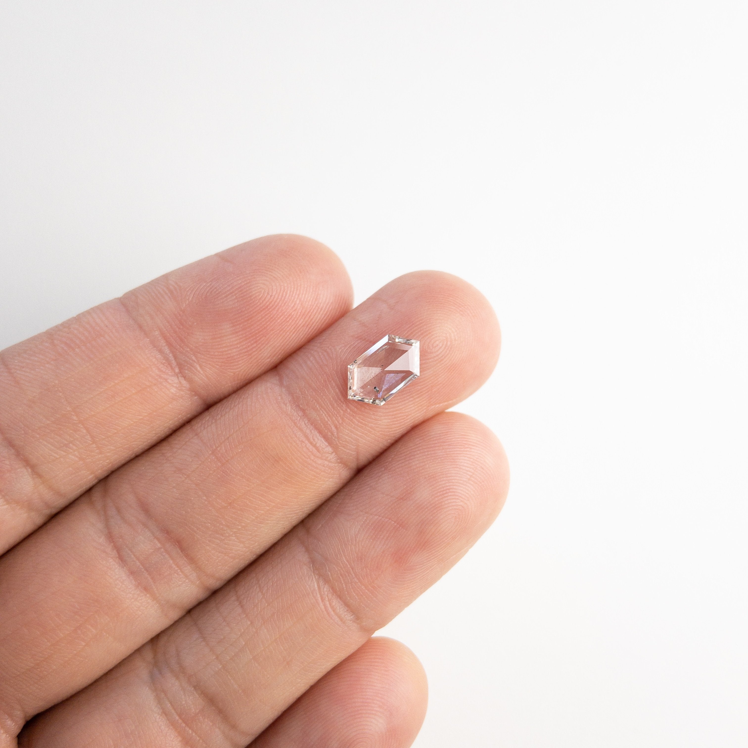 1.01ct 10.60x5.97x1.74mm Hexagon Rosecut 18117-02 hold d830
