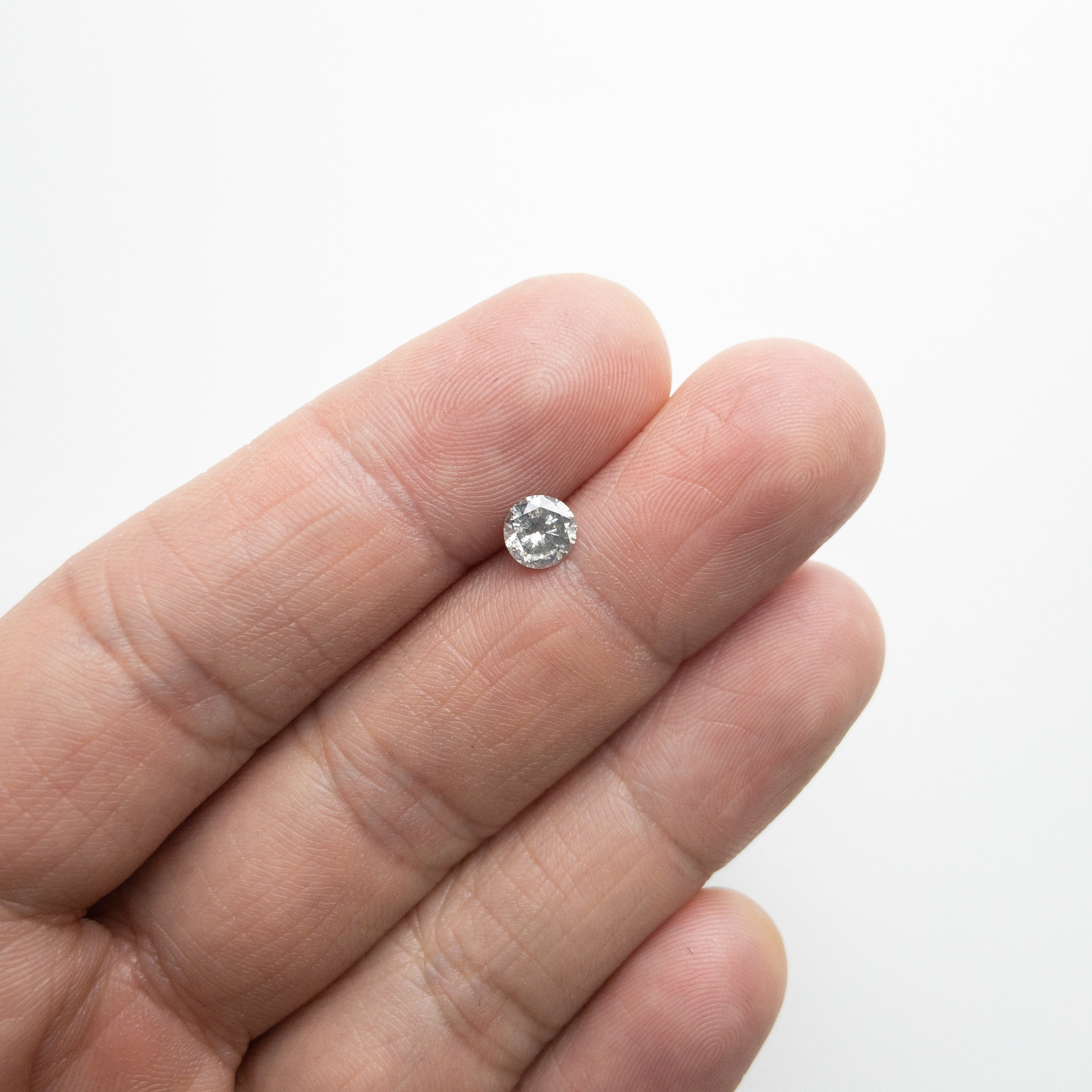 0.72ct 5.66x5.64x3.40mm Round Brilliant 18118-28
