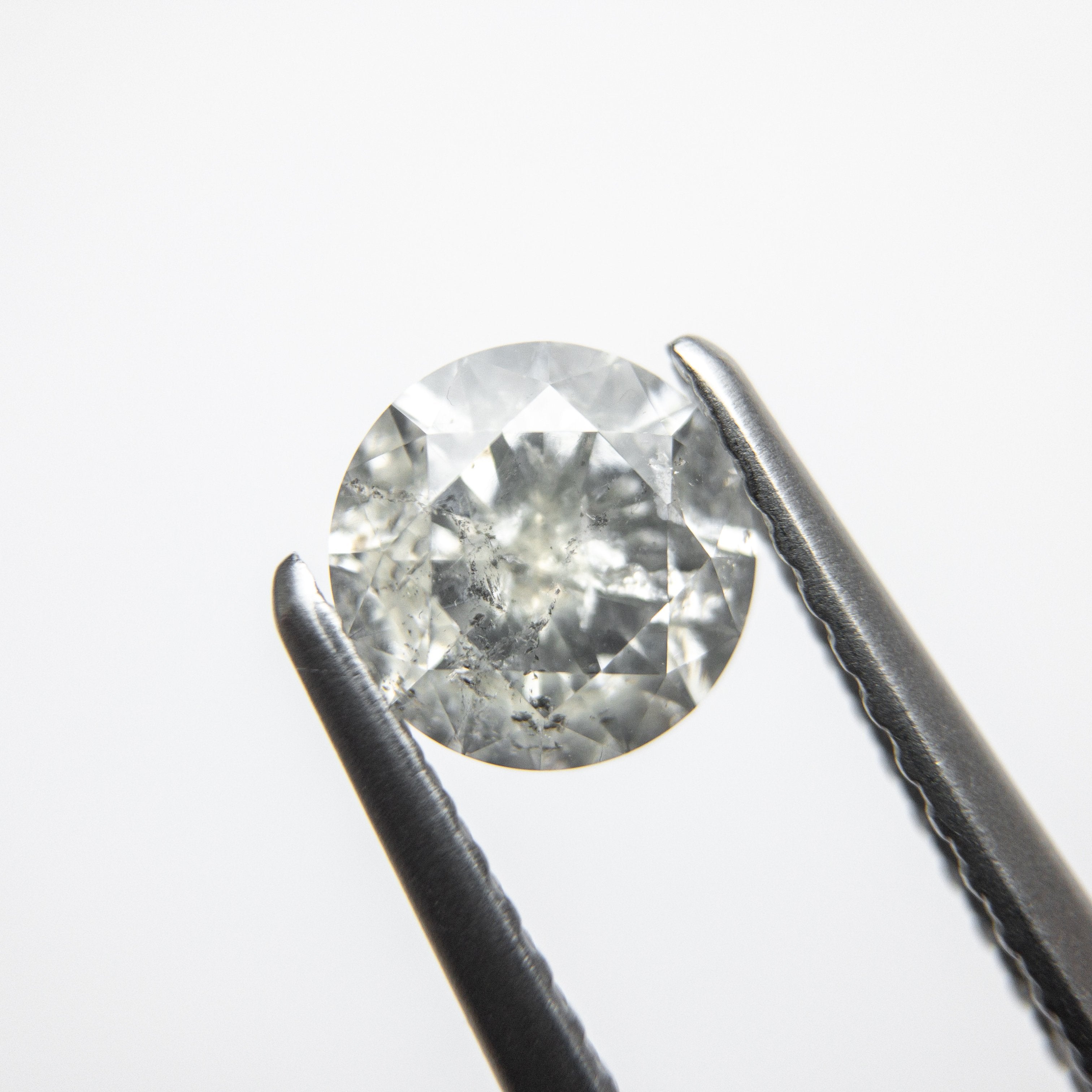 0.88ct 6.20x6.19x3.69mm Round Brilliant 18165-01 hold d660