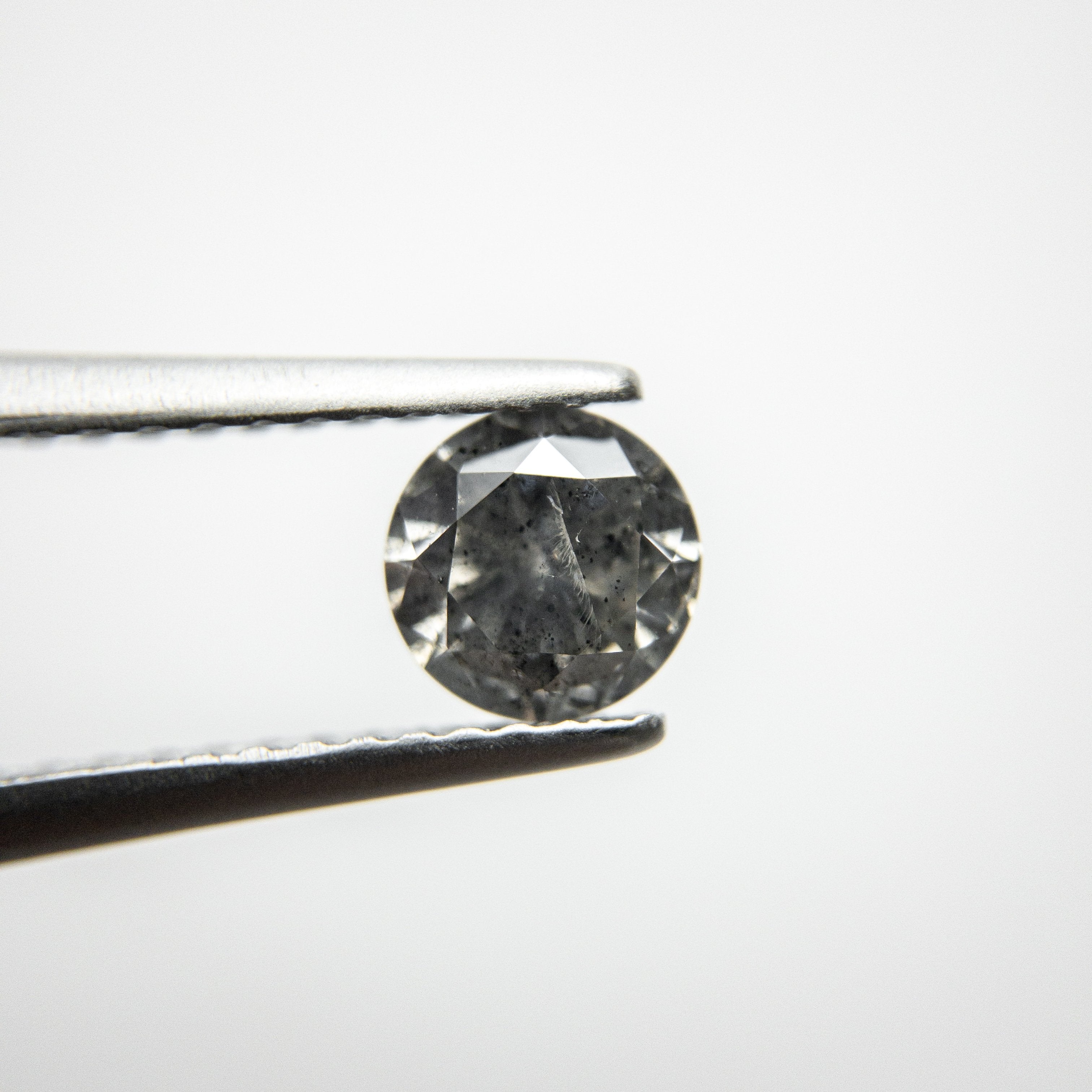 0.66ct 5.48x5.43x3.28mm Round Brilliant 18217-15