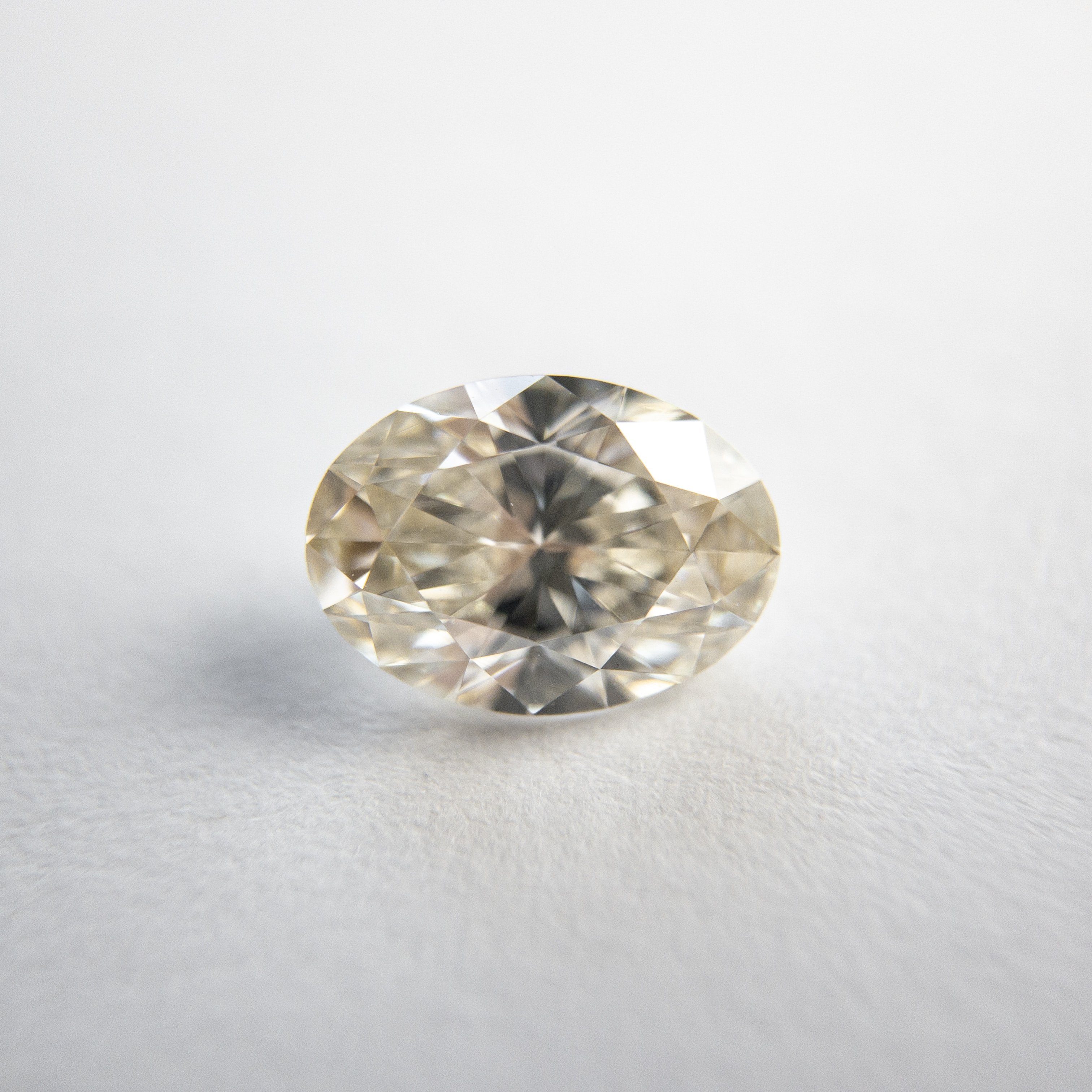 1.02ct 7.91x5.72x3.50mm Oval Brilliant 18244-01 HOLD D922