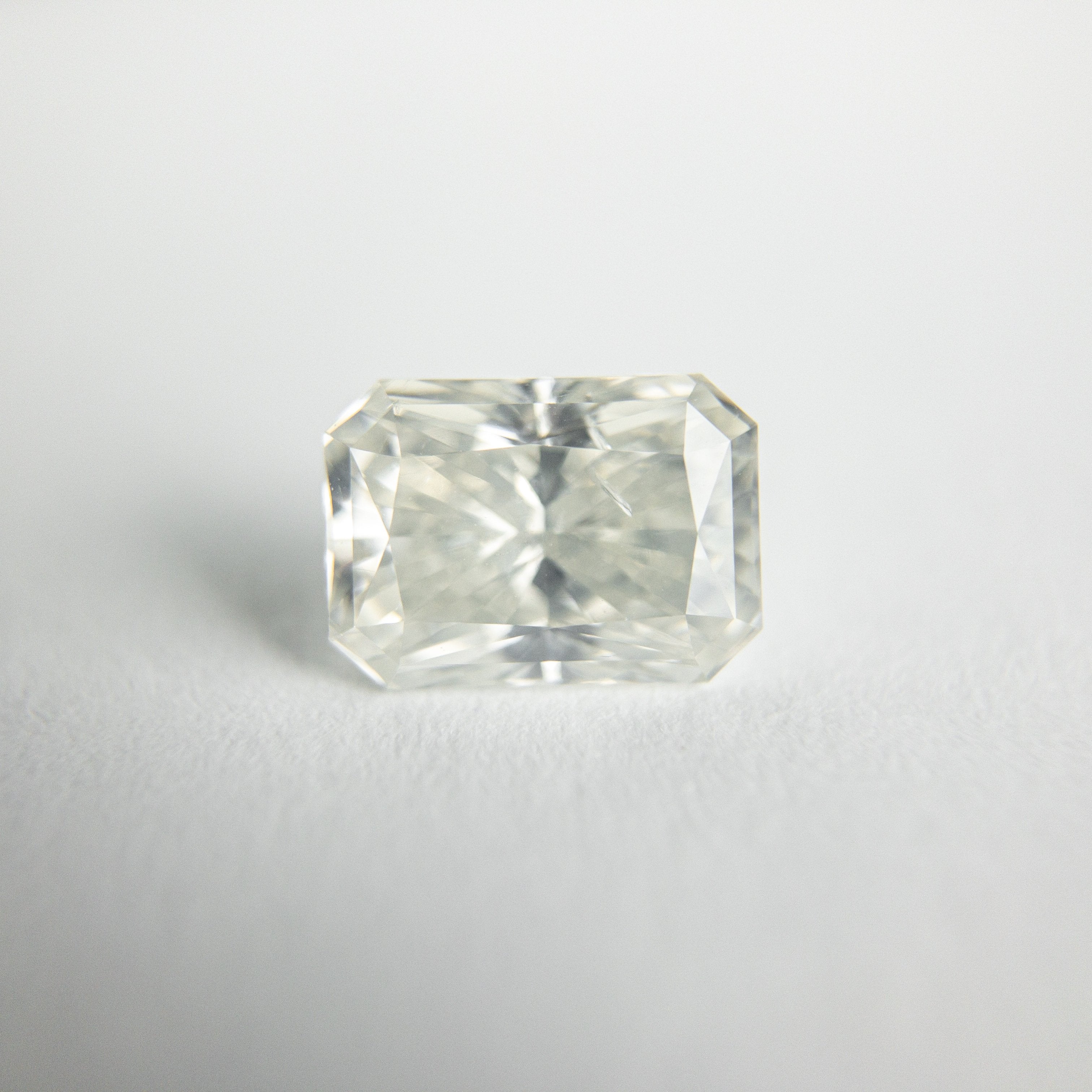 0.90ct 6.54x4.68x3.44mm Radiant Cut 18262-01