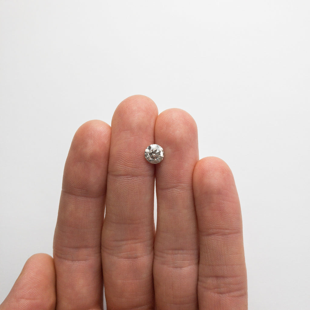 1.23ct 6.72x6.67x4.27mm Round Brilliant 18660-08