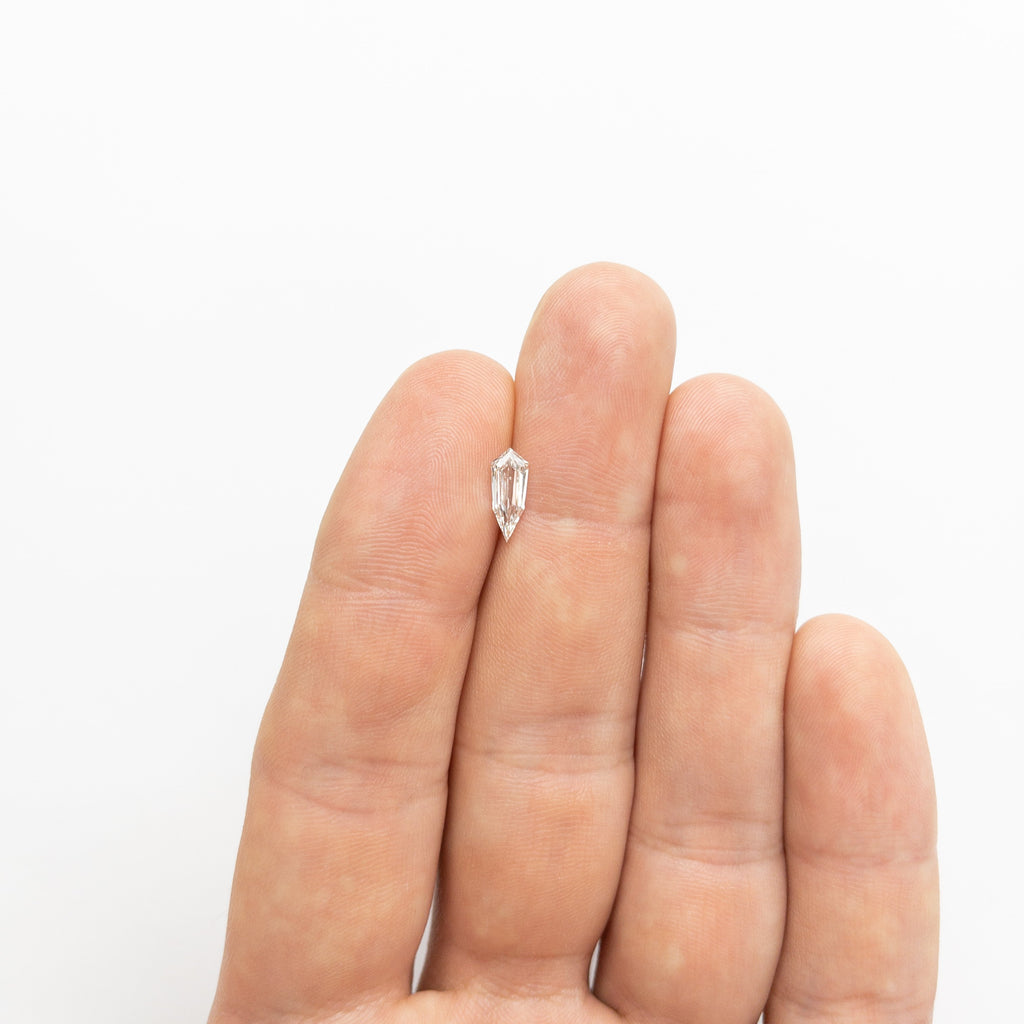 0.64ct 10.16x4.06x2.18mm SI2 H-I Shield Step Cut 18662-01