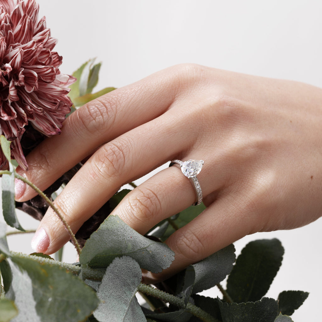 Pear Ara Solitaire - Moissanite - White Gold - Ready to Ship