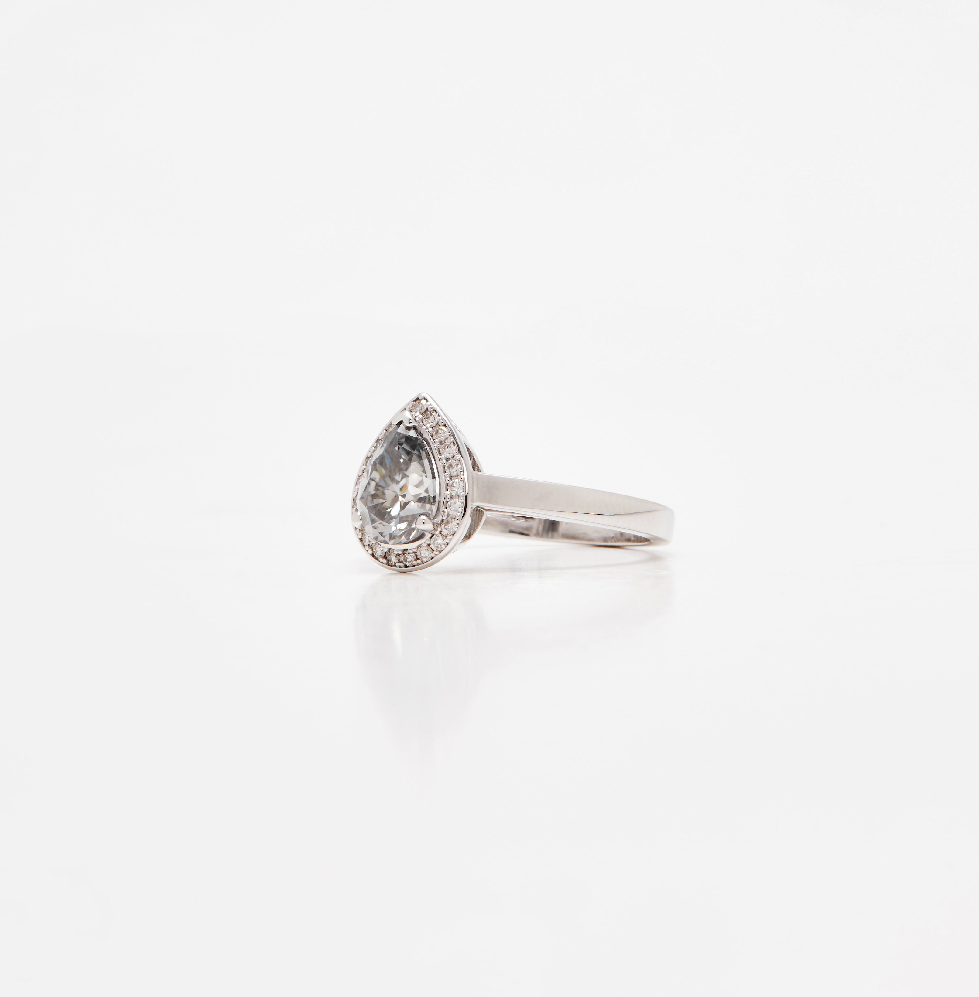 Plain Band Pear Halo Ring