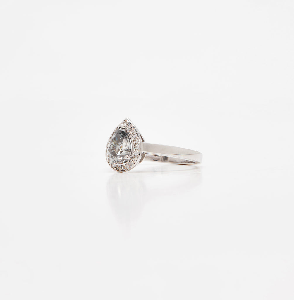 Plain Band Pear Halo Ring