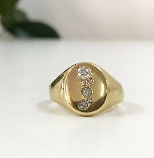 oval shaped signet ring yellow gold